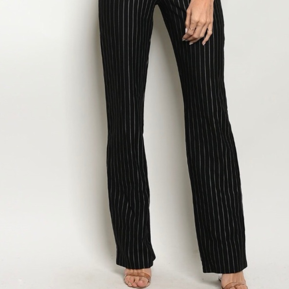 LAST1️⃣//BLACK PINSTRIPED JUMPSUIT - Picture 3 of 8